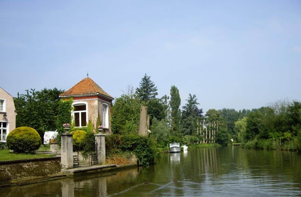 Cruising by yourself in Ghent header image