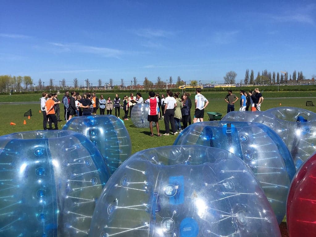 https://funkey.be/wp-content/uploads/2021/04/Bubbelvoetbal-foto-2-bresactiviteiten.nl_.jpg