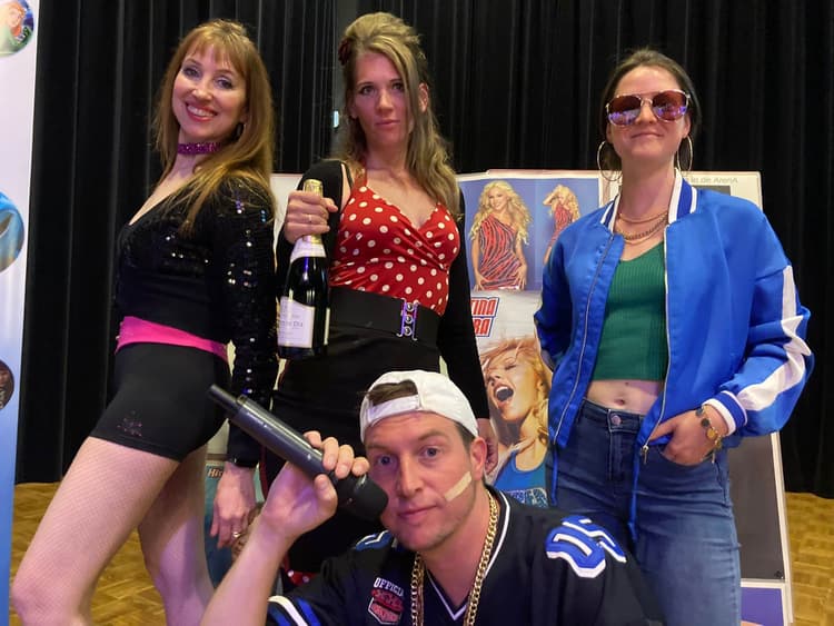 PopQuiz: We Love the 00s! - Header