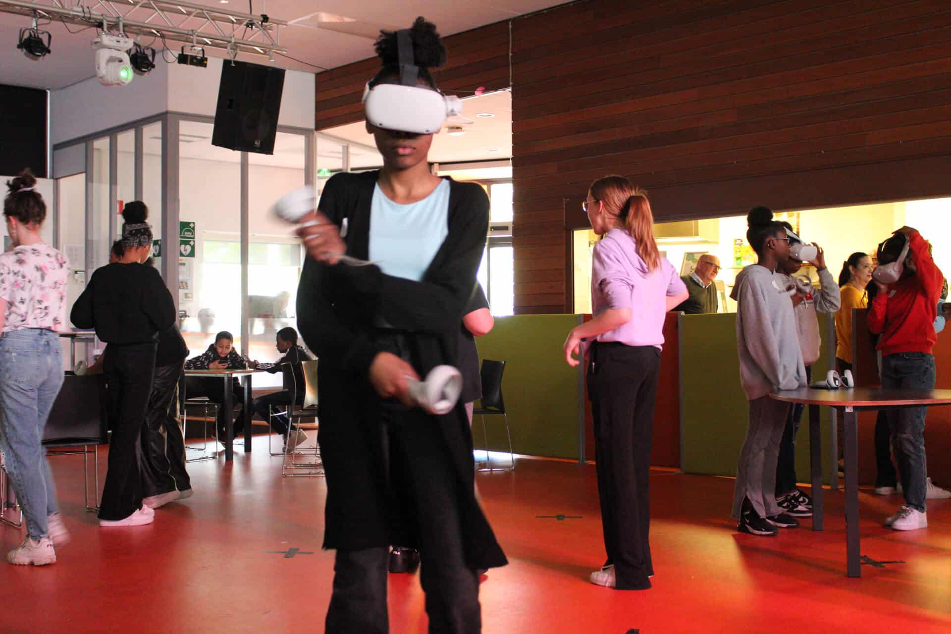 https://wp.funkey.be/wp-content/uploads/2023/11/VR-Virtual-Reality-meisje.jpeg