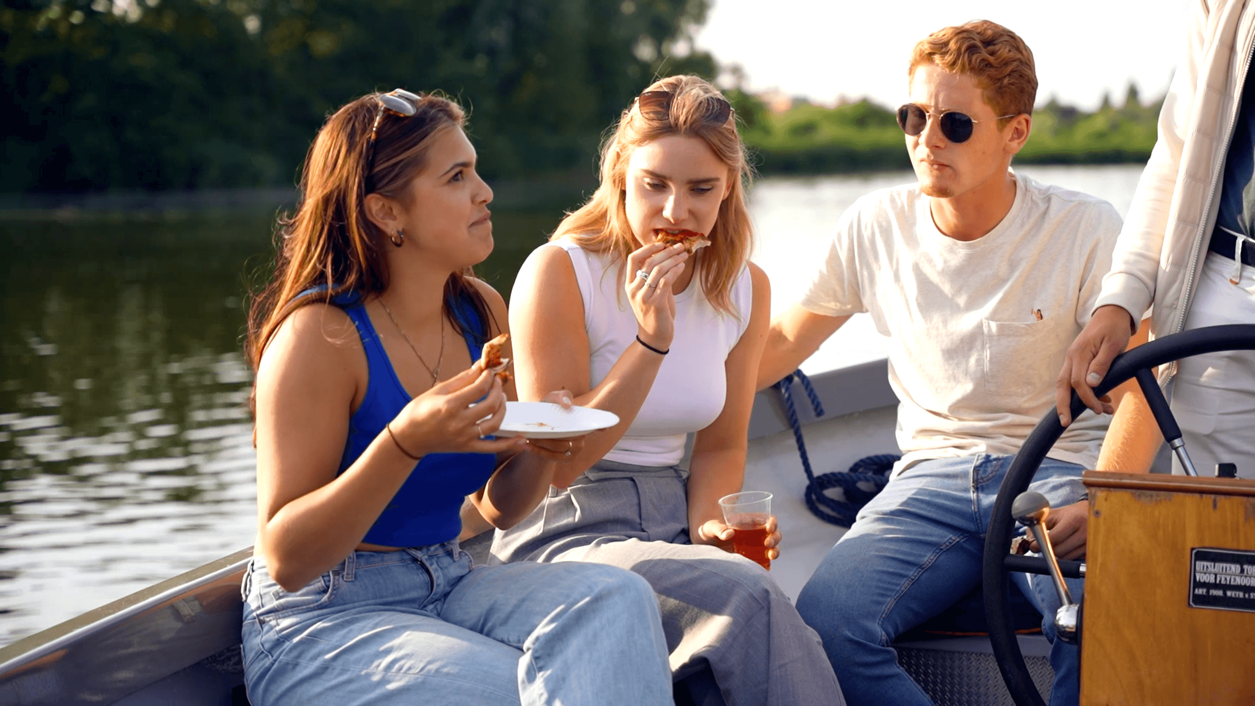 https://wp.funkey.be/wp-content/uploads/2024/02/Pizza-eten-.png