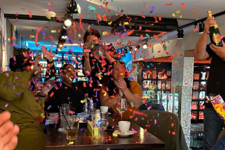 https://wp.funkey.be/wp-content/uploads/2024/02/confetti-explosion.jpg