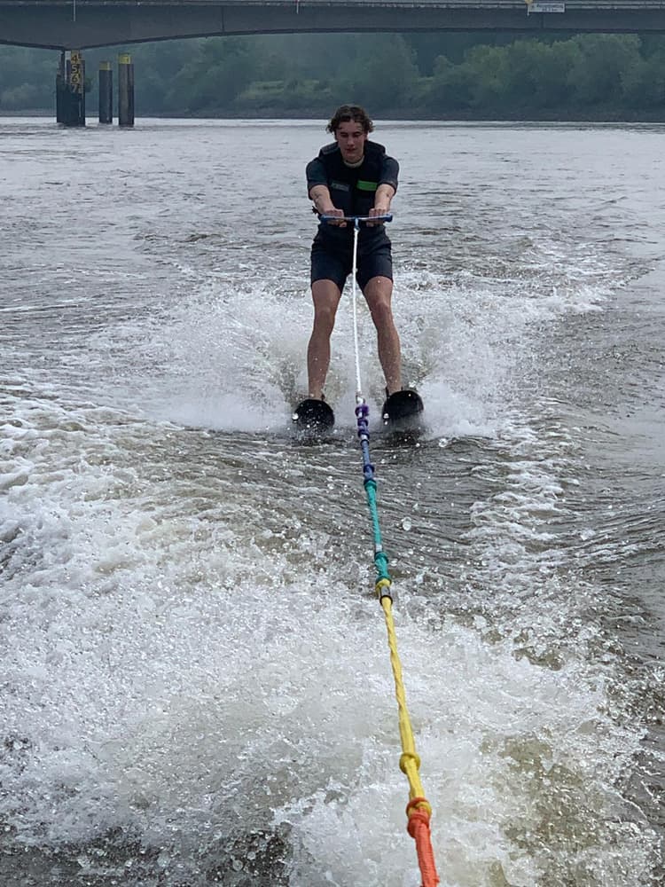 Water skiing and wakeboarding - Header