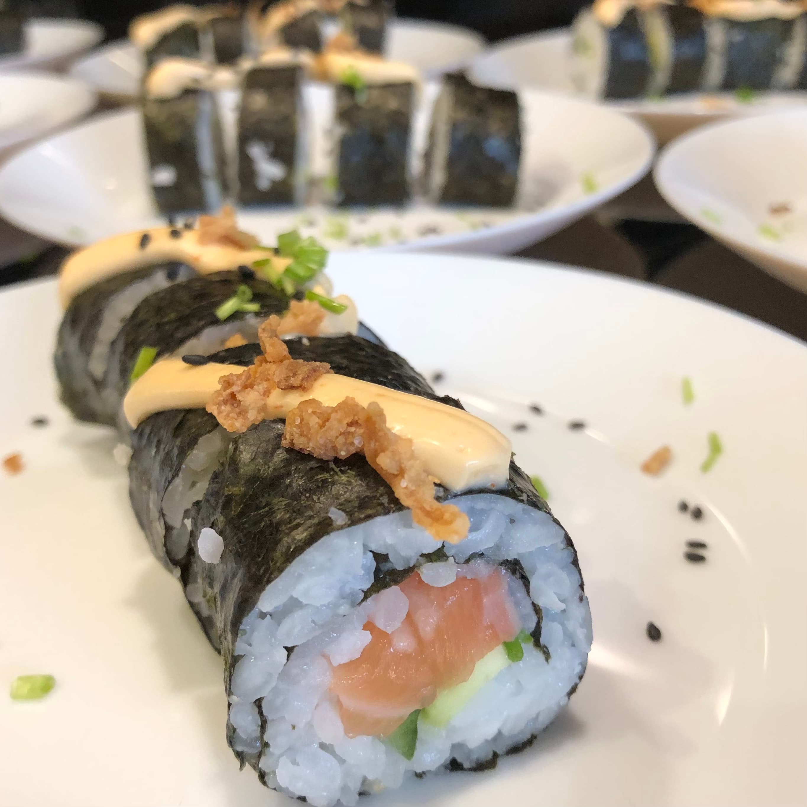 https://wp.funkey.be/wp-content/uploads/2024/11/Sushi-rol.jpg