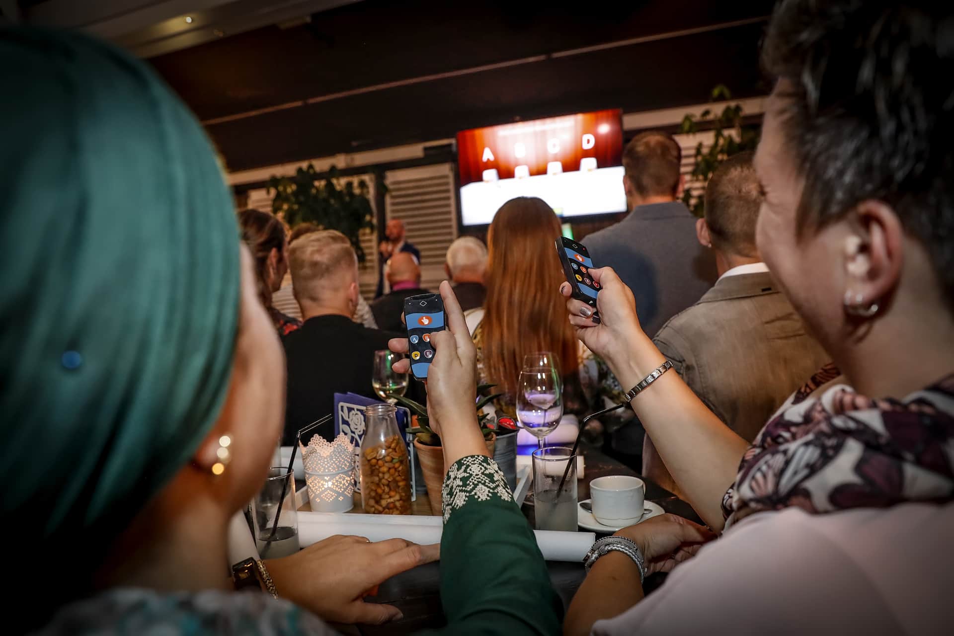 Interactive quiz with voting devices header image